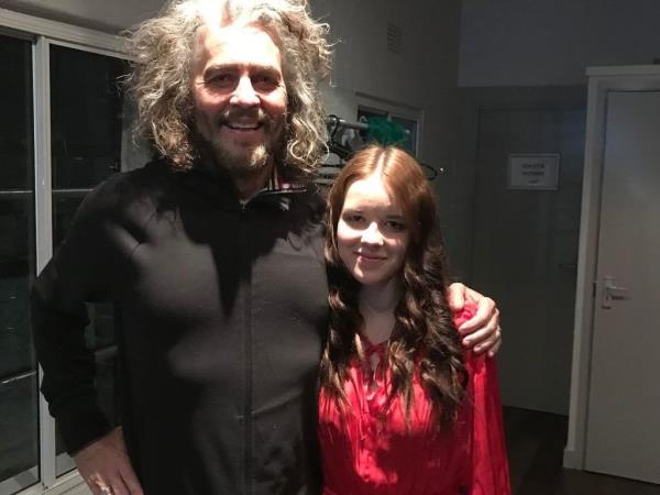 Simon Raymonde and Nell Smith