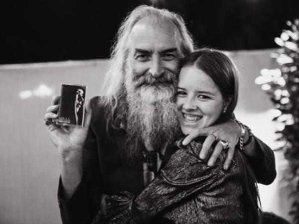Simon Raymonde and Nell Smith